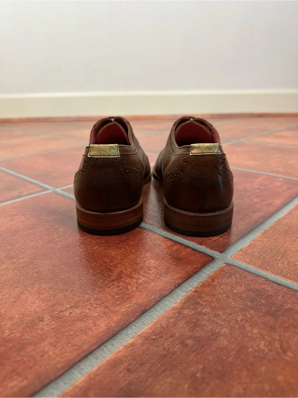 Ted Baker Men's Wingtip Leather Derbys with Brogue Detail and Pink Interior